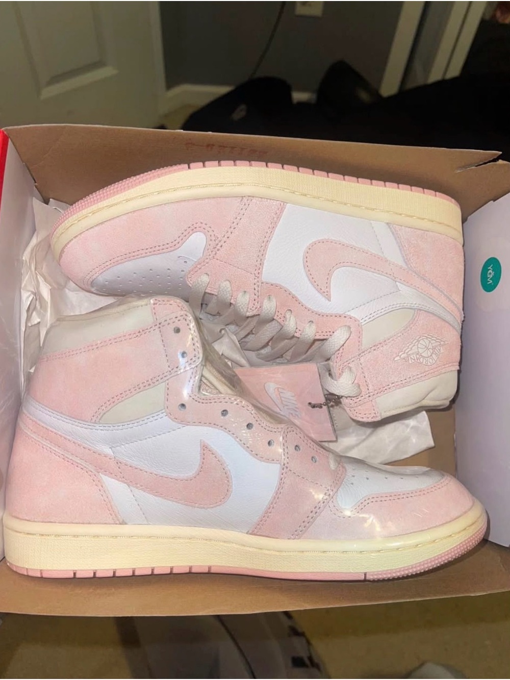 Nike Air Jordan 1 High - Pink and White